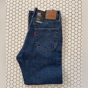 NEW Levi’s 501 cropped original jeans